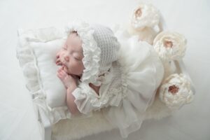 ホワイト　ニューボーンフォト